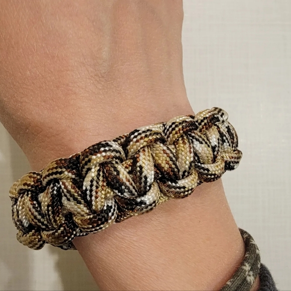 550 Paracord Handmade Bracelet Tan for Small Wrists - Mad Max Style - Picture 3 of 9